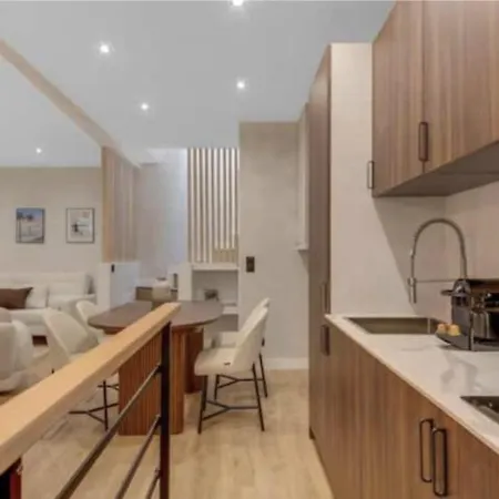 Maison De Charme Au Coeur De Batignolles Appartement Paris