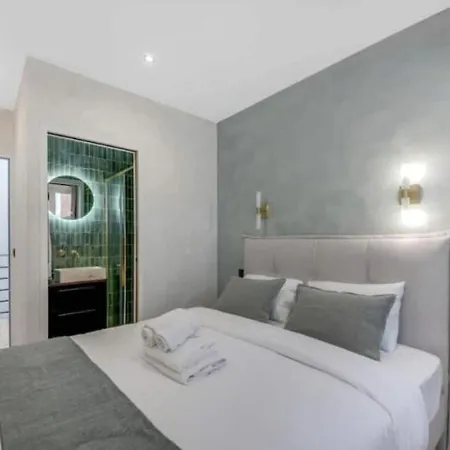Maison De Charme Au Coeur De Batignolles Paris